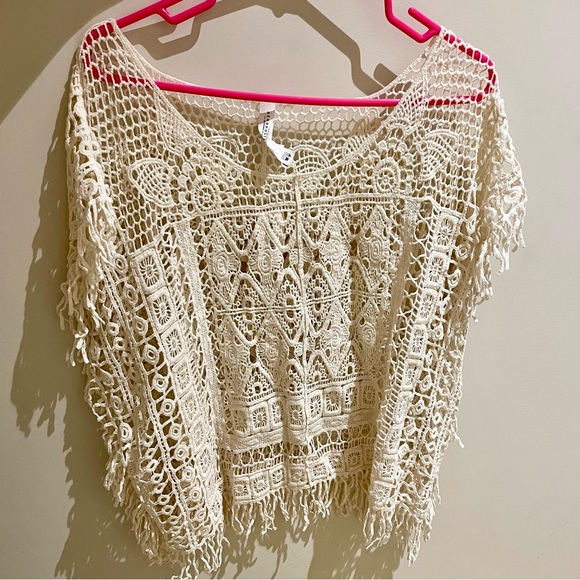 Crochet top (cover) - Picture 3 of 8